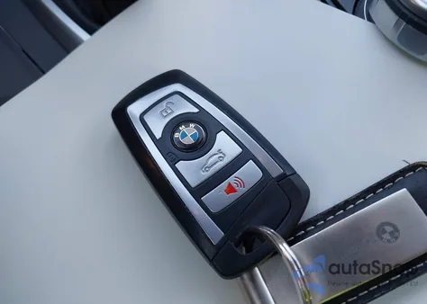 2018 BMW 330I xDrive z USA, uszkodzony, nr VIN WBA8D9C57JA615088